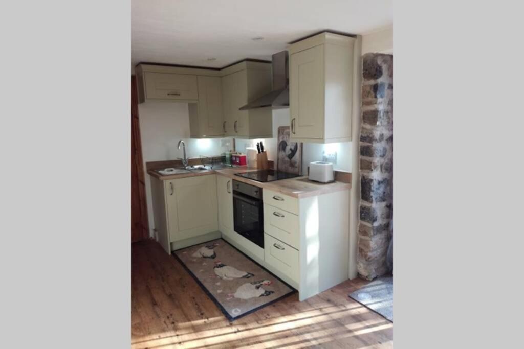 Farm Accommodation - The Lizard Peninsula, Cornwall Хелстон Экстерьер фото