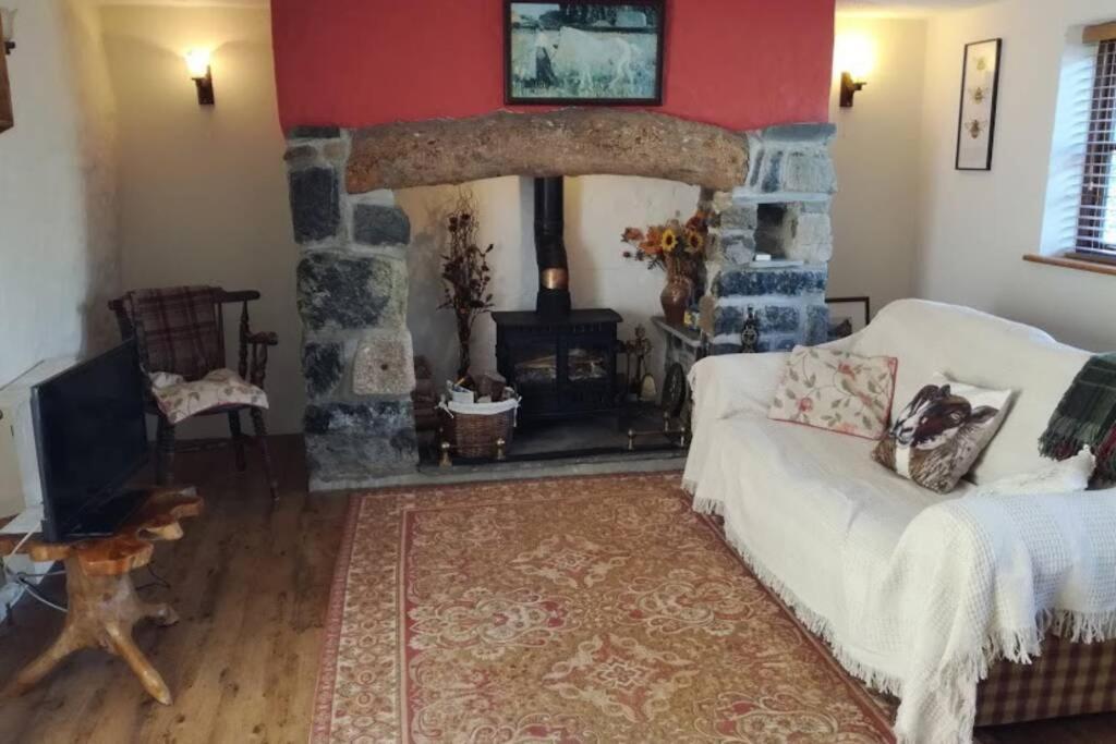Farm Accommodation - The Lizard Peninsula, Cornwall Хелстон Экстерьер фото